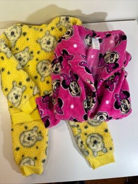 DISNEY Minnie Mouse Girl's Bath Robe Belted 4T & Winnie The Pooh Fleece Set 3T